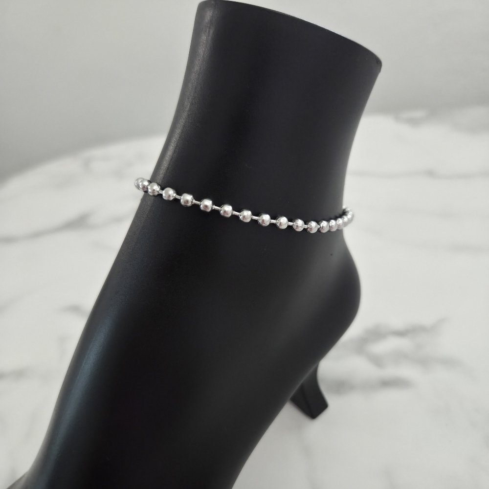 ​Dainty Silver Ball Bead Anklet | Minimalist Everyday Foot Jewelry - Picture 4 of 10